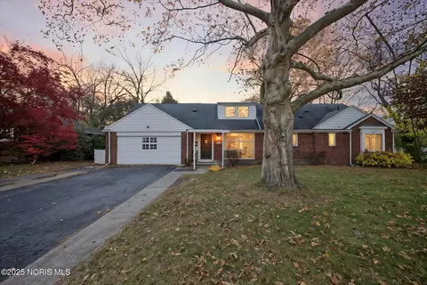 2513 Ashborne Pl, Toledo, OH 43606