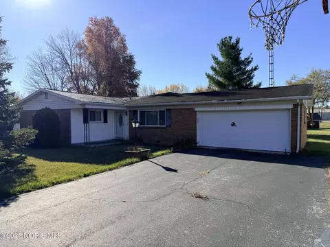 27824 Ayersville Pleasant Bend Rd, Defiance, OH 43512