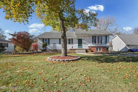 22 S 5th St, Waterville, OH 43566