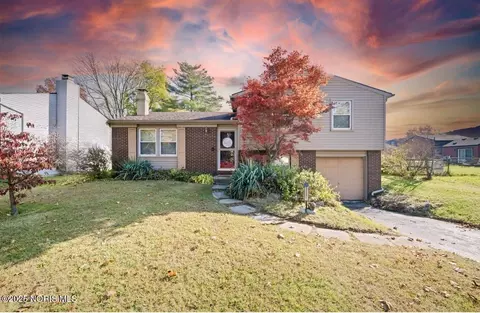 2251 Richmand Dr, Northwood, OH 43619