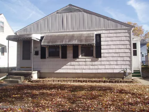 939 Francis Ave, Toledo, OH 43609