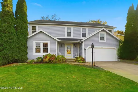 2318 Coe Ct, Perrysburg, OH 43551