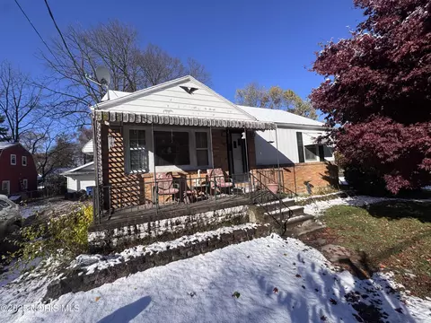 1101 Sawyer Rd, Toledo, OH 43615