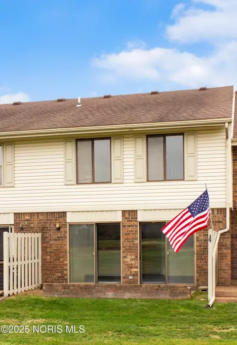 6818 Fenwyck Rd #7, Maumee, OH 43537