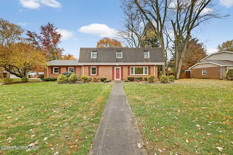 2047 Imperial Ln, Findlay, OH 45840