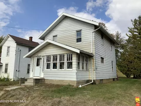 423 Clough St, Bowling Green, OH 43402