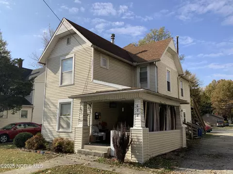 602 S Main St, Bowling Green, OH 43402