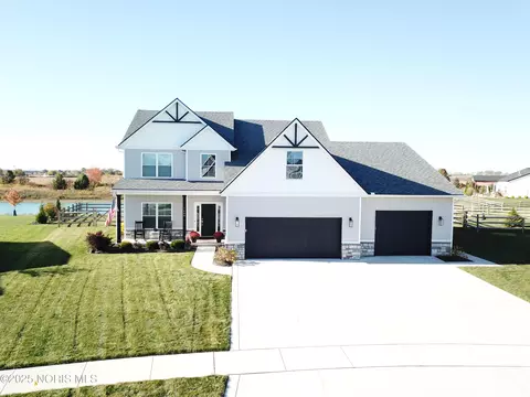 1600 Falcon Cv, Waterville, OH 43566