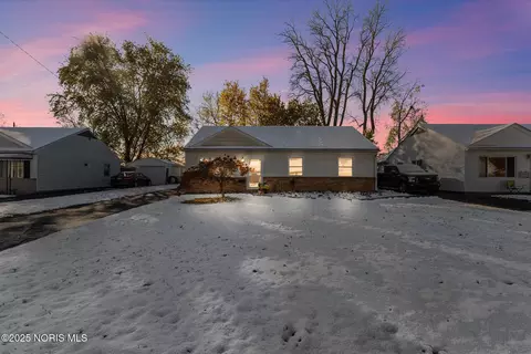 3407 Forest Grove Dr, Toledo, OH 43623