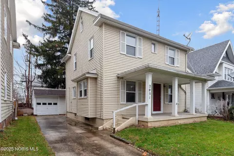 2051 Wyndhurst Rd, Toledo, OH 43607