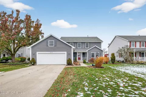2433 Coe Ct, Perrysburg, OH 43551