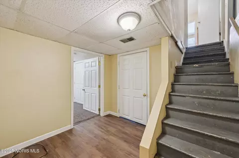Entry Way - 1730 Alvin St, Toledo, OH 43607 photo 5 of 6