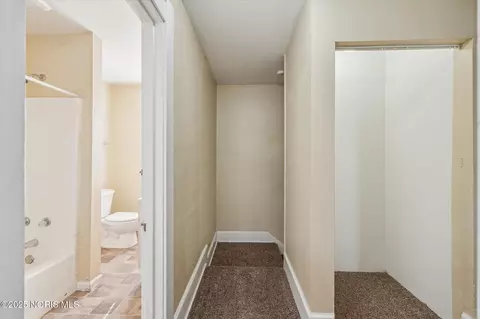 Entry Way - 1730 Alvin St, Toledo, OH 43607 photo 3 of 6