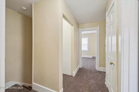 Entry Way - 1730 Alvin St, Toledo, OH 43607 photo 4 of 6