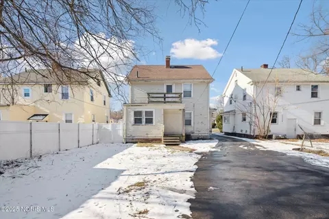 Exterior - 1730 Alvin St, Toledo, OH 43607 photo 2 of 3