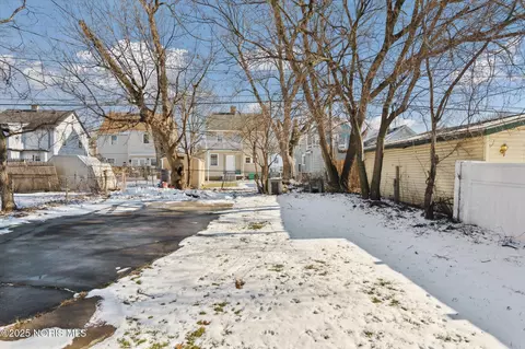 Exterior - 1730 Alvin St, Toledo, OH 43607 photo 3 of 3