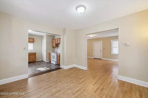 Living - 1730 Alvin St, Toledo, OH 43607 photo 5 of 6