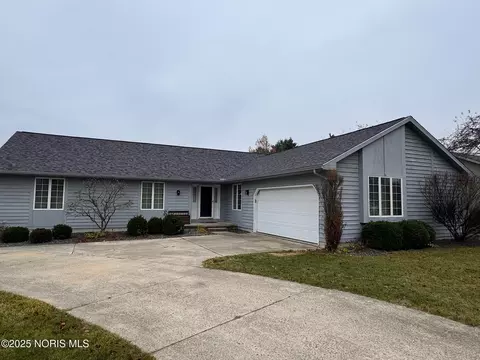 144 Deerfield Cir, Bryan, OH 43506
