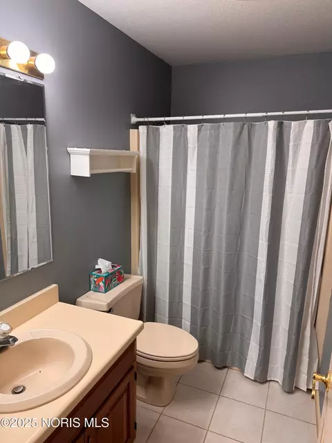 Bath - 144 Deerfield Cir, Bryan, OH 43506 photo 2 of 4