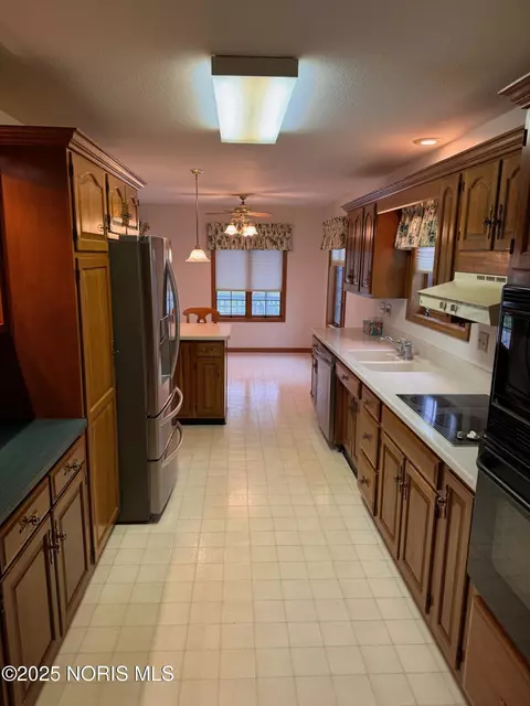 Kitchen - 144 Deerfield Cir, Bryan, OH 43506 photo 2 of 5