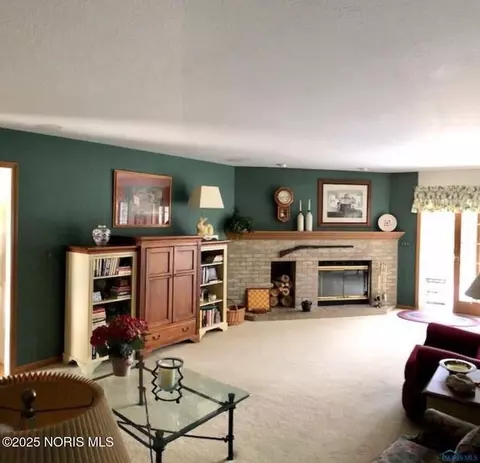 Living - 144 Deerfield Cir, Bryan, OH 43506 photo 5 of 5