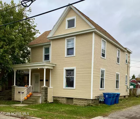 905 Baker St, Fremont, OH 43420