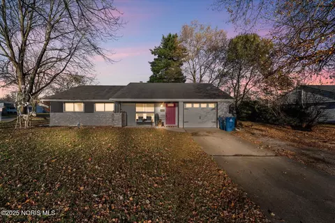 842 Cherry Ln, Waterville, OH 43566