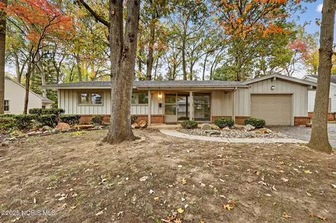 6924 Brintwood Rd, Sylvania, OH 43560