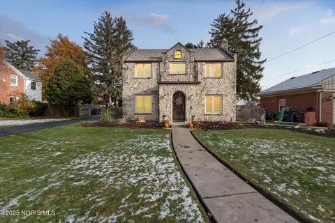2620 Overbrook Dr, Toledo, OH 43614
