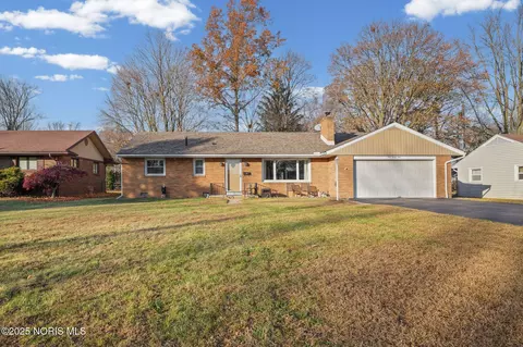 129 Parkside Dr, Swanton, OH 43558