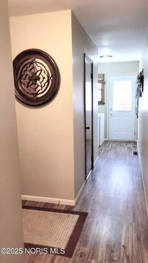 Entry Way - 116 Troder St, Bryan, OH 43506 photo 2 of 2