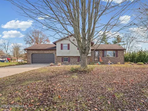 2167 N Kathy Ln, Genoa, OH 43430