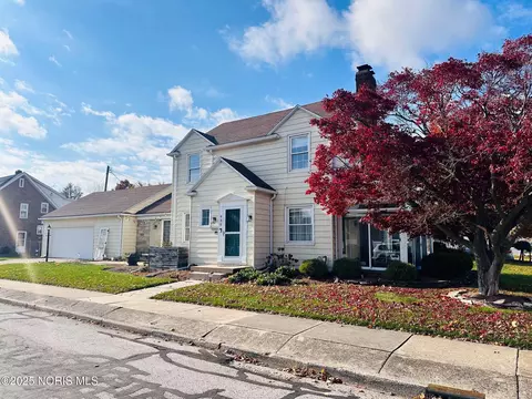 930 Clinton St, Fremont, OH 43420