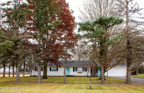 19350 Luckey Rd, Pemberville, OH 43450