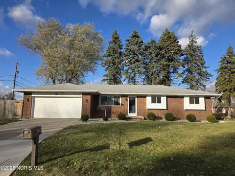 858 Athens Rd, Oregon, OH 43616