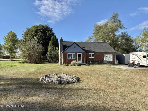 5559 Fremont Pike, Stony Ridge, OH 43463