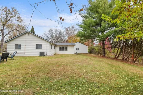Exterior - 54 Independence Rd, Toledo, OH 43607 photo 5 of 8