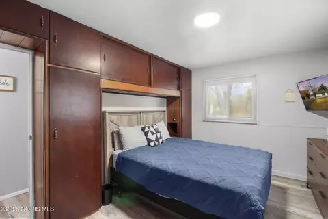 Bedroom - 54 Independence Rd, Toledo, OH 43607 photo 6 of 6