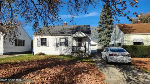 202 Waggoner Blvd, Toledo, OH 43612