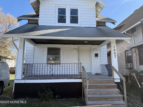 1007 Shadowlawn Dr, Toledo, OH 43609