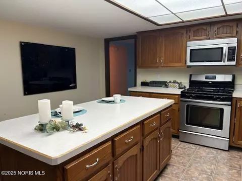 Kitchen - 109 Scott Dr, Bryan, OH 43506 photo 2 of 5