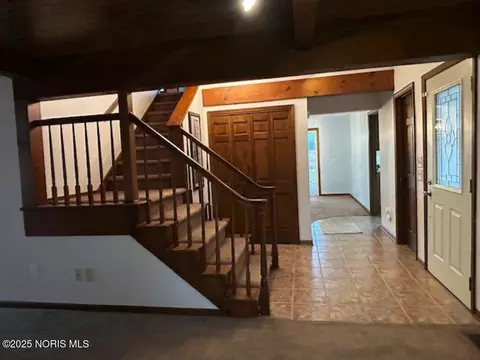 Entry Way - 109 Scott Dr, Bryan, OH 43506 photo 3 of 4
