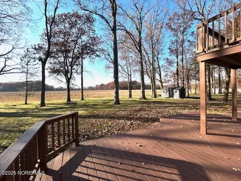 Exterior - 109 Scott Dr, Bryan, OH 43506 photo 3 of 3