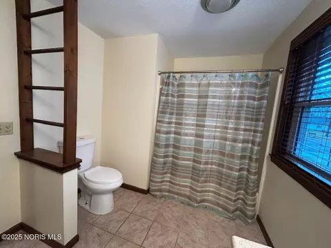 Bath - 109 Scott Dr, Bryan, OH 43506 photo 2 of 5