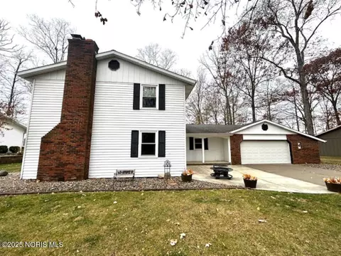 Exterior - 109 Scott Dr, Bryan, OH 43506 photo 2 of 3