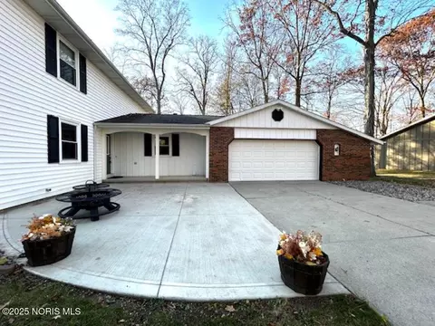 Exterior - 109 Scott Dr, Bryan, OH 43506 photo 1 of 3