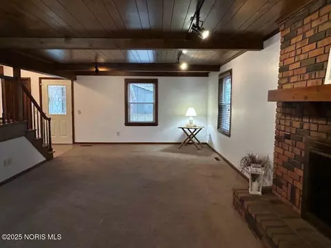 Living - 109 Scott Dr, Bryan, OH 43506 photo 2 of 8
