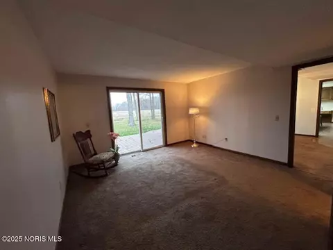 Living - 109 Scott Dr, Bryan, OH 43506 photo 5 of 8