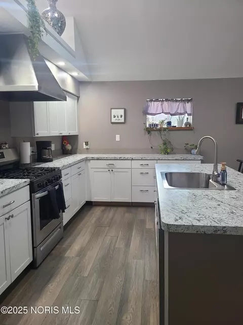 522 W Wayne St, Maumee, OH 43537 photo 10