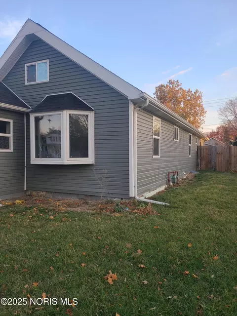 522 W Wayne St, Maumee, OH 43537 photo 3